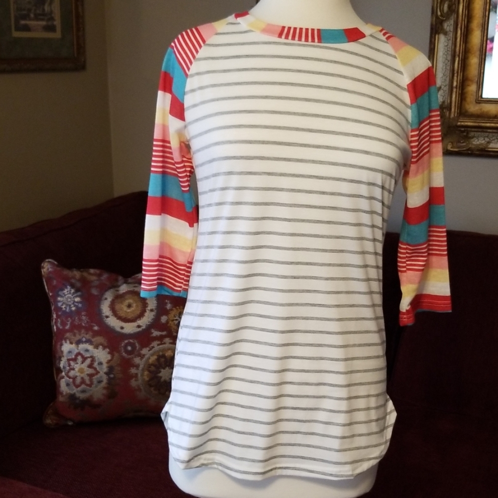 3/4 sleeves shirt size medium